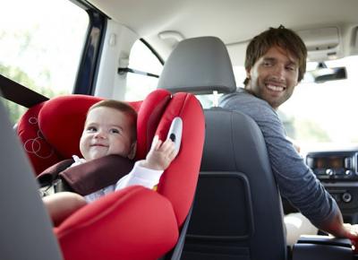 Bimbi in Auto Senza Seggiolino: le Nuove Norme Inaspriscono Sanzioni