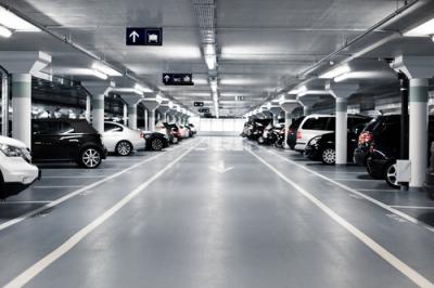 Assicurazione Copre i Danni per Auto Ferma al Parcheggio?